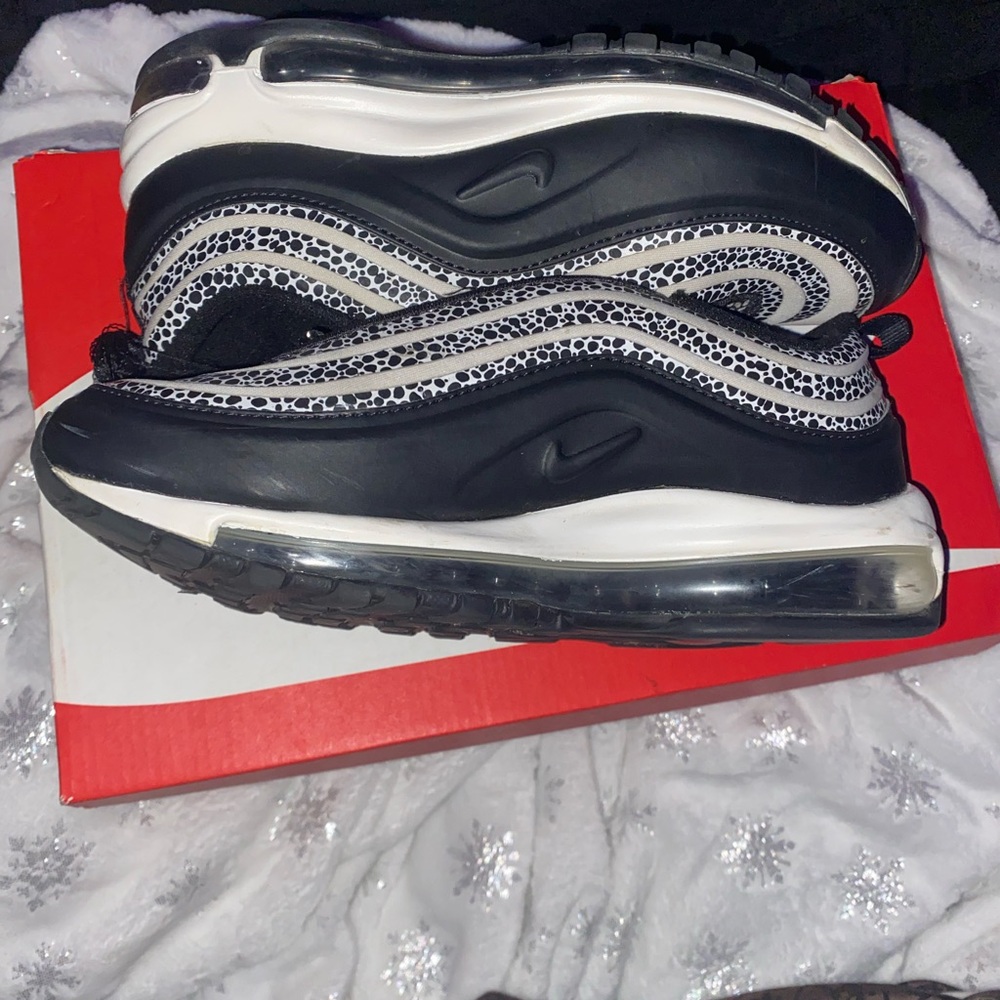 Women’s Air max 97 leopards size 8.5